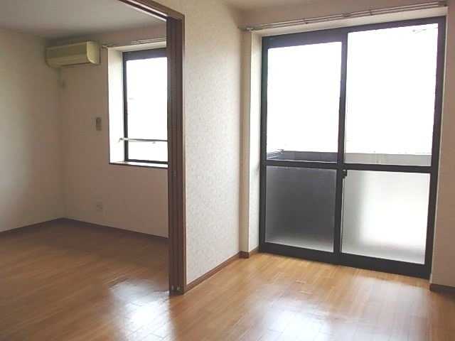 ��ʌ�����s�厚������̃}���V�����̋��ԁE���r���O