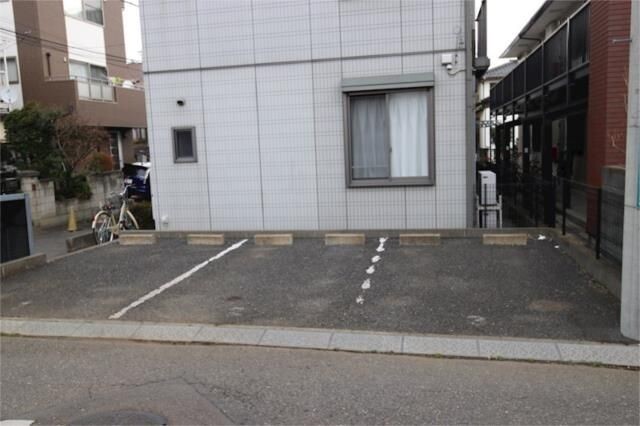 ��ʌ��������܎s�������˂R���ڂ̃A�p�[�g�̒��ԏ�