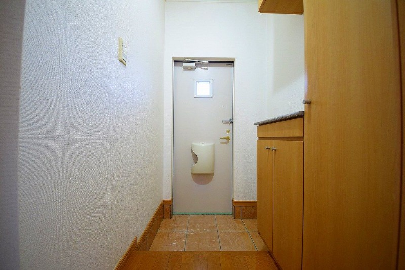 ��ʌ�����s���ԂR���ڂ̃A�p�[�g�̌���