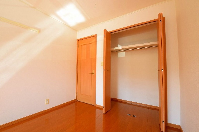 ��ʌ�����s���ԂR���ڂ̃A�p�[�g�̎��[