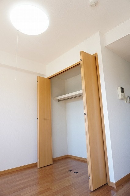 ��ʌ��k�����S�ɓޒ��厚�����̃}���V�����̎��[