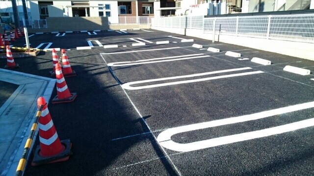 ��ʌ�����s�厚���V��̃A�p�[�g�̒��ԏ�