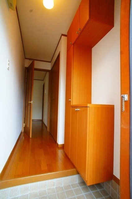 ��ʌ�����s�厚�뒚�ڂ̃A�p�[�g�̌���