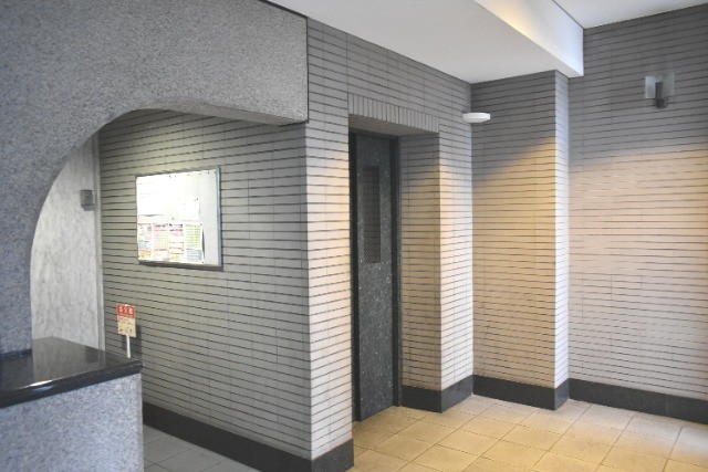 ��ʌ��˓c�s���ړ쒬�̃}���V�����̃G���g�����X