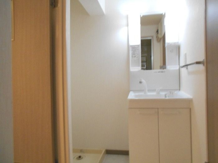 ��ʌ��������܎s������~����R���ڂ̃}���V�����̐��ʏ�