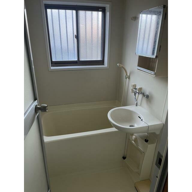 ��ʌ��������܎s��΋戤�����̃A�p�[�g�̃o�X