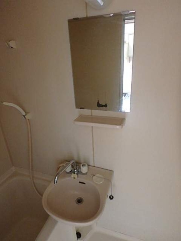 ��ʌ��������܎s��΋擌��΂U���ڂ̃A�p�[�g�̐��ʏ�