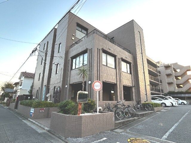 ��ʌ��������܎s�k��A�|���P����541�̃}���V�����̌����O��