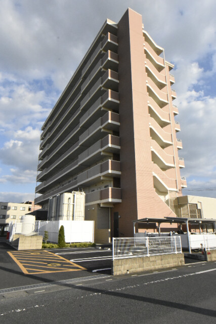 ��ʌ������s�V�����V���ڂ̃}���V�����̌����O��