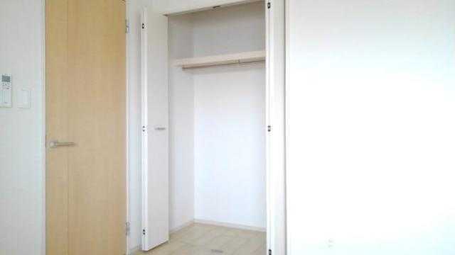 ��ʌ������s�V�����V���ڂ̃}���V�����̎��[