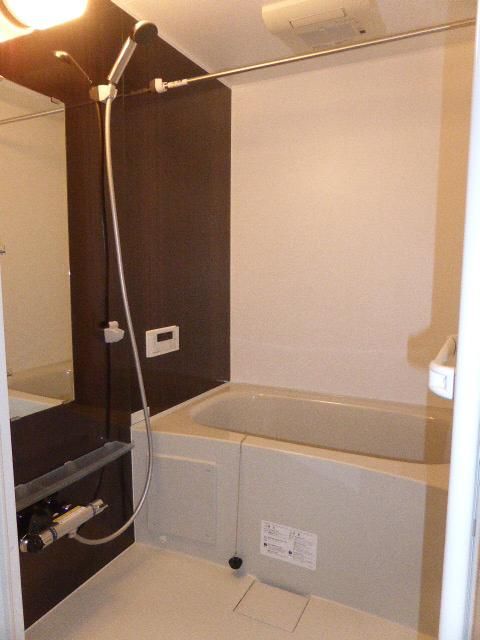 ��ʌ�����s�O�c�a�P���ڂ̃}���V�����̃o�X