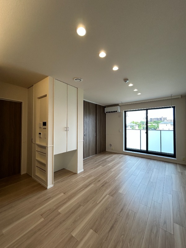 ��ʌ��������܎s�΋�厚�����̃}���V�����̋��ԁE���r���O