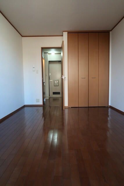 ��ʌ��������܎s�Y�a���ՂX���ڂ̃A�p�[�g�̋��ԁE���r���O