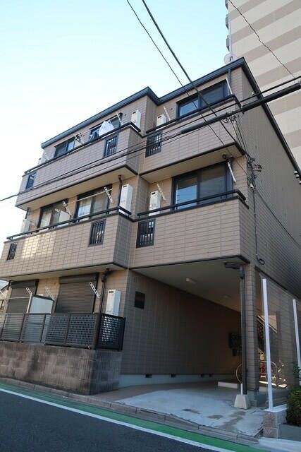 ��ʌ��������܎s�Y�a���ՂX���ڂ̃A�p�[�g�̌����O��