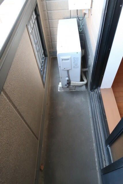 ��ʌ��������܎s�Y�a���ՂX���ڂ̃A�p�[�g�̃o���R�j�[