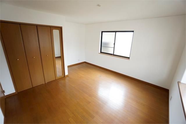 ��ʌ�����s�����P���ڂ̃^�E���n�E�X�̂��̑������E�X�y�[�X