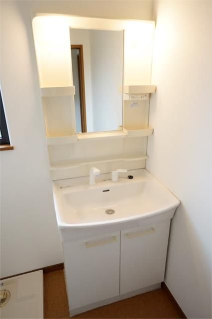 ��ʌ�����s�����P���ڂ̃^�E���n�E�X�̐��ʏ�