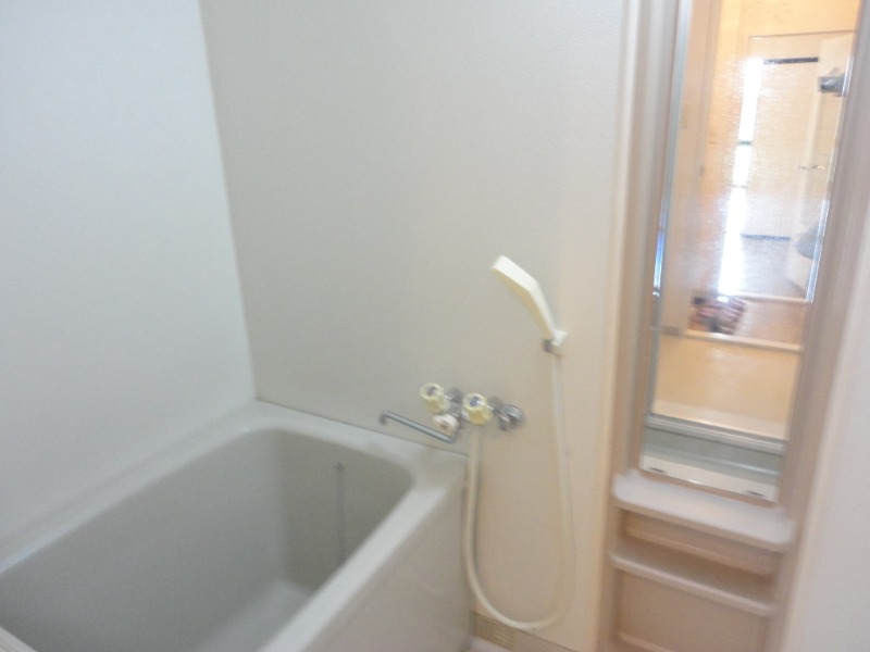 ��ʌ��������܎s�k����i���Q���ڂ̃A�p�[�g�̃o�X