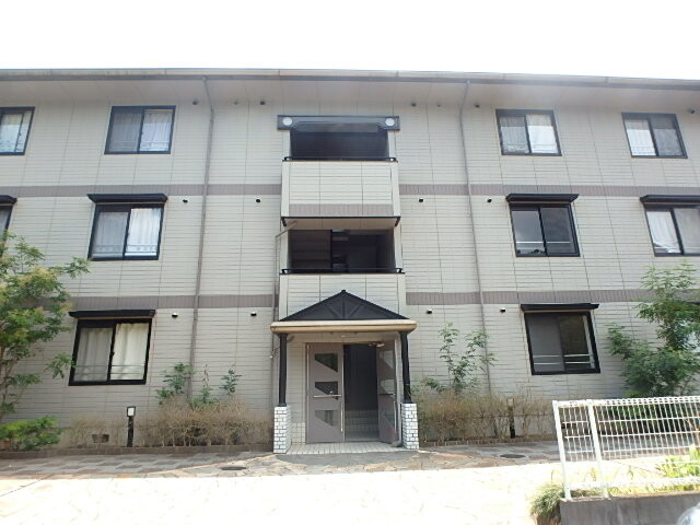 ��ʌ��������܎s�k����i���Q���ڂ̃A�p�[�g�̌����O��