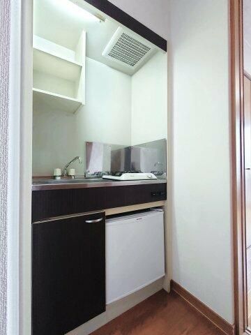 ��ʌ��������܎s�k��y�C���P���ڂ̃}���V�����̃L�b�`��