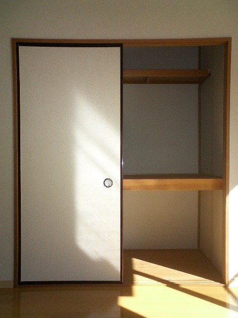 ��ʌ��������܎s�k����i���Q���ڂ̃A�p�[�g�̎��[