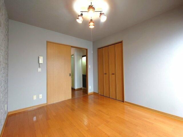 ��ʌ��������܎s�k��y�C���P���ڂ̃}���V�����̂��̑������E�X�y�[�X