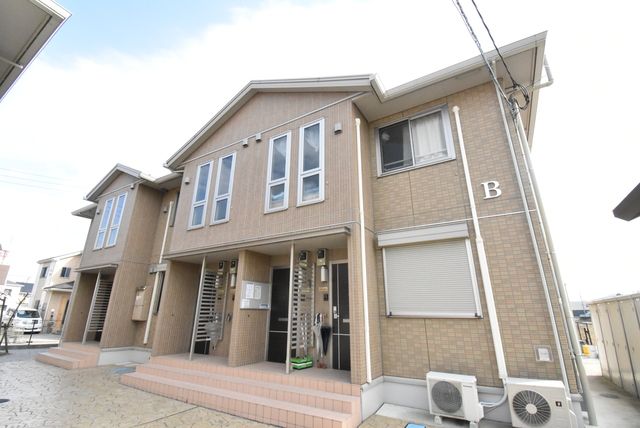 ��ʌ��������܎s����厚�y��284-2�̃A�p�[�g�̌����O��