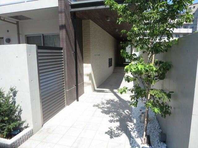 ��ʌ��������܎s�Y�a��{���R���ڂ̃}���V�����̃G���g�����X