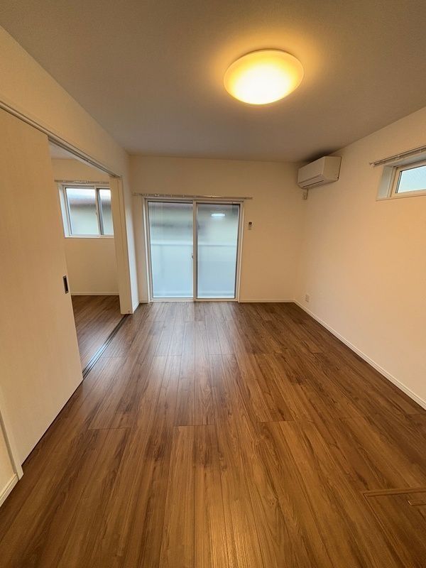 ��ʌ��z�J�s�厚�쉬���̃A�p�[�g�̋��ԁE���r���O