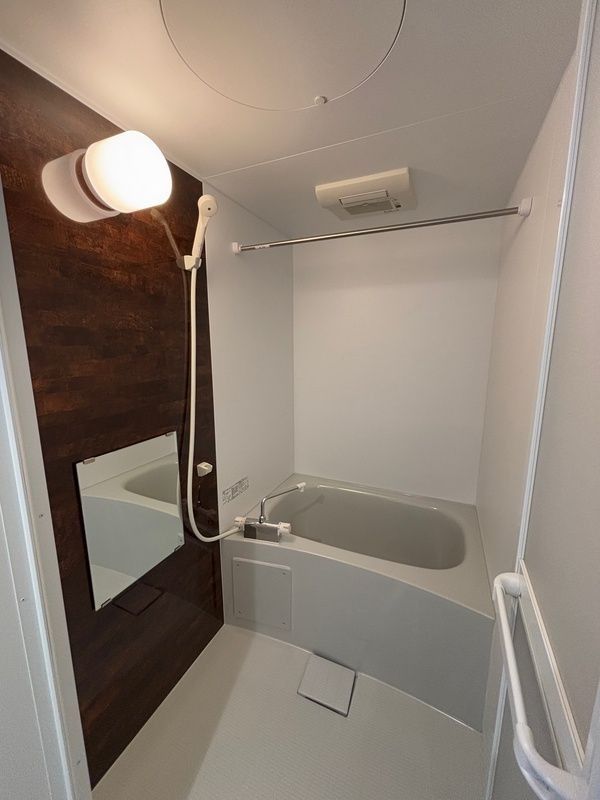 ��ʌ��z�J�s�厚�쉬���̃A�p�[�g�̃o�X