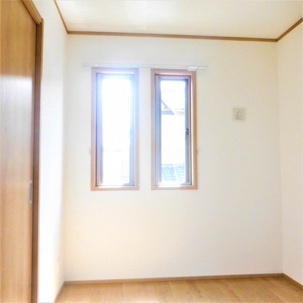 ��ʌ�����s�厚�����̃A�p�[�g�̂��̑������E�X�y�[�X