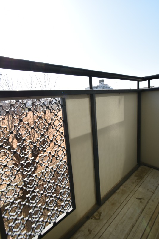 ��ʌ��������܎s����O���U���ڂ̃A�p�[�g�̃o���R�j�[