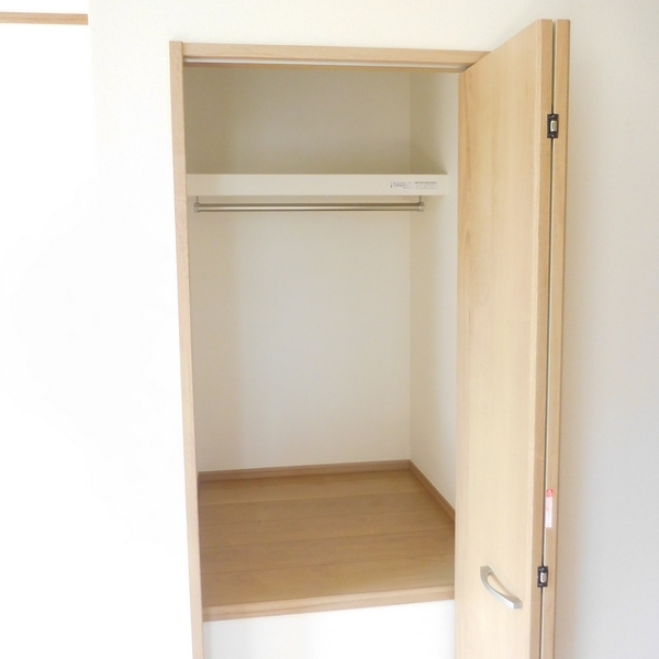 ��ʌ�����s�厚�����̃A�p�[�g�̎��[