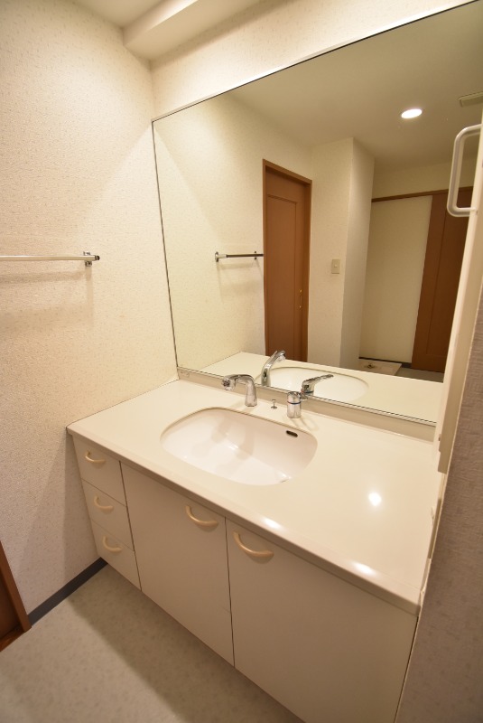 ��ʌ��������܎s�k��{�����P���ڂ̃}���V�����̐��ʏ�