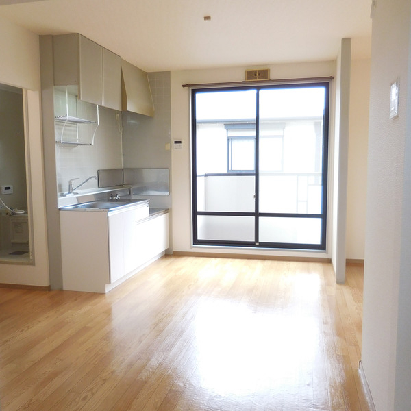 ��ʌ��������܎s��΋���q�S���ڂ̃A�p�[�g�̋��ԁE���r���O