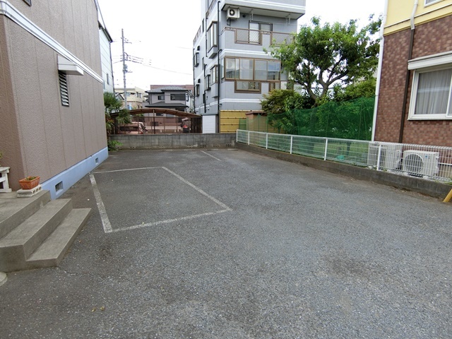 ��ʌ��������܎s�k��g�쒬�P���ڂ̃A�p�[�g�̒��ԏ�