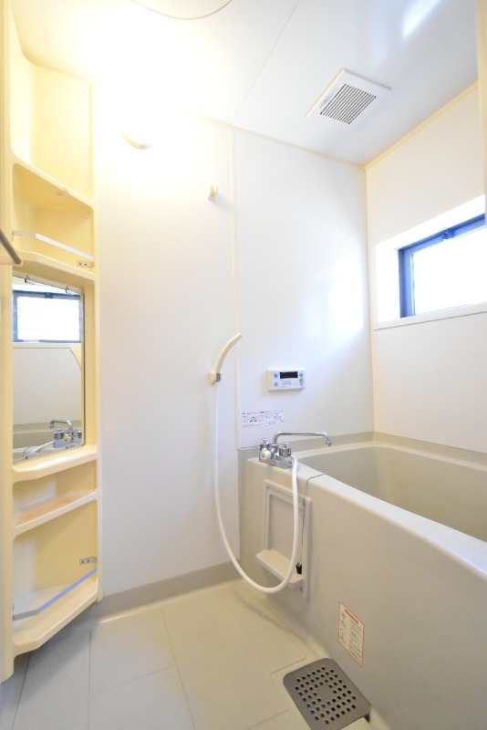 ��ʌ��������܎s�k��g�쒬�P���ڂ̃e���X�n�E�X�̃o�X