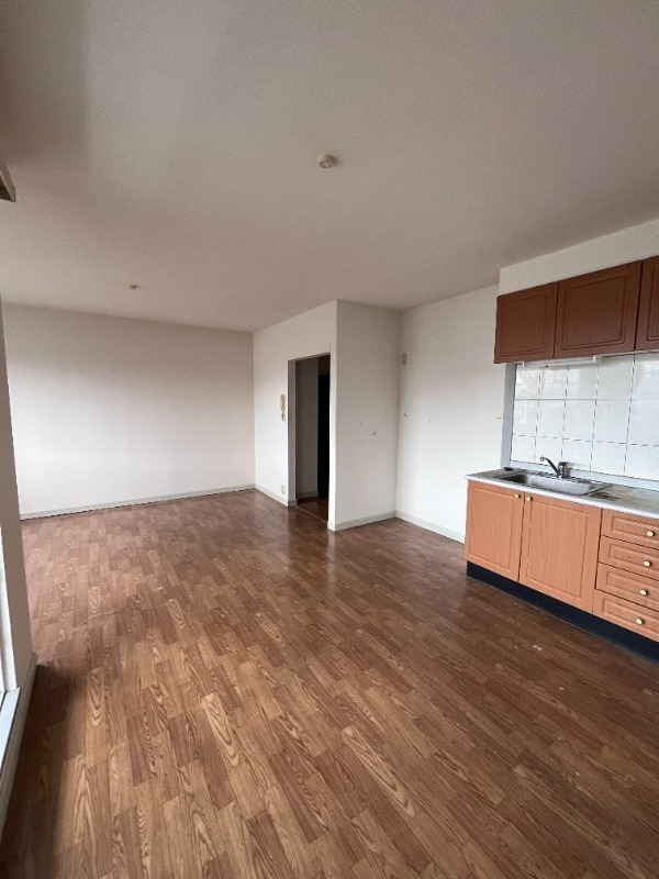 ��ʌ��@�c�s���L�Q���ڂ̃A�p�[�g�̋��ԁE���r���O