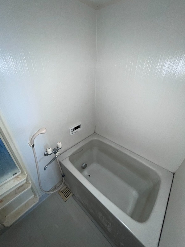 ��ʌ��@�c�s���L�Q���ڂ̃A�p�[�g�̃o�X