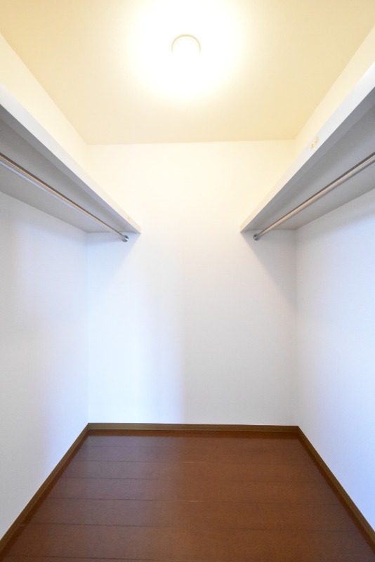 ��ʌ��������܎s�k��g�쒬�P���ڂ̃e���X�n�E�X�̎��[