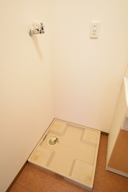 ��ʌ��������܎s�k��g�쒬�P���ڂ̃e���X�n�E�X�̂��̑�