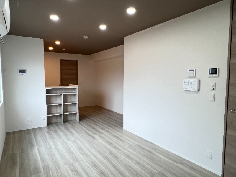 ��ʌ��z�J�s�k�z�J�R���ڂ̃A�p�[�g�̋����E���r���O