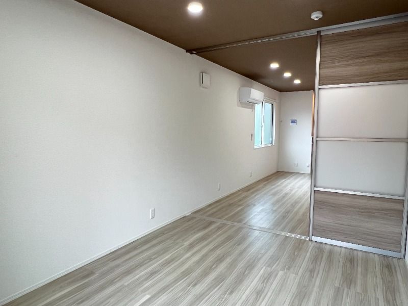 ��ʌ��z�J�s�k�z�J�R���ڂ̃A�p�[�g�̂��̑������E�X�y�[�X