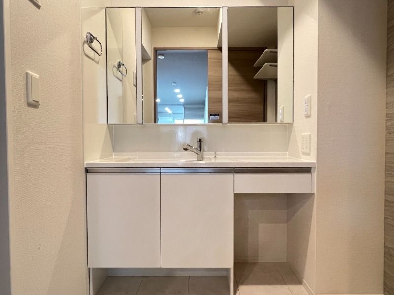 ��ʌ��z�J�s�k�z�J�R���ڂ̃A�p�[�g�̐��ʏ�