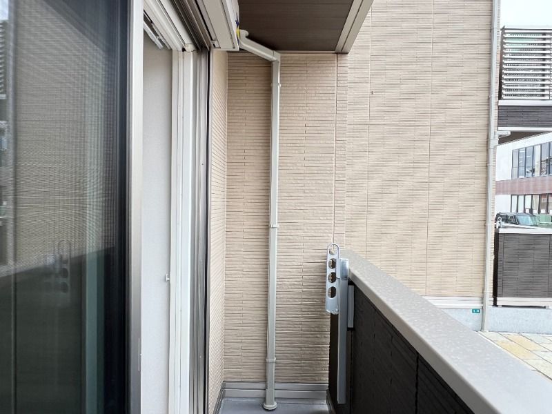 ��ʌ��z�J�s�k�z�J�R���ڂ̃A�p�[�g�̃o���R�j�[