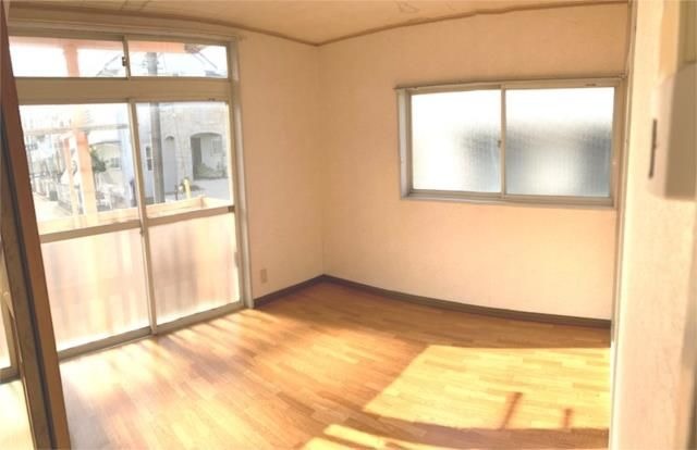 ��ʌ��������܎s��΋���̏o���̃A�p�[�g�̋��ԁE���r���O