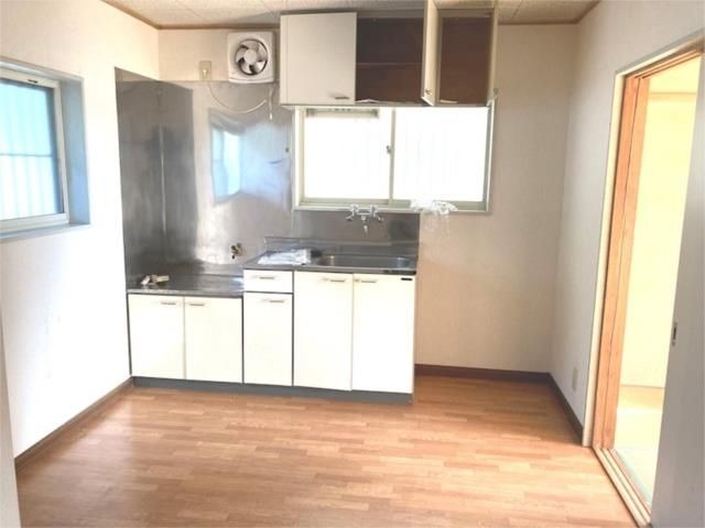 ��ʌ��������܎s��΋���̏o���̃A�p�[�g�̃L�b�`��