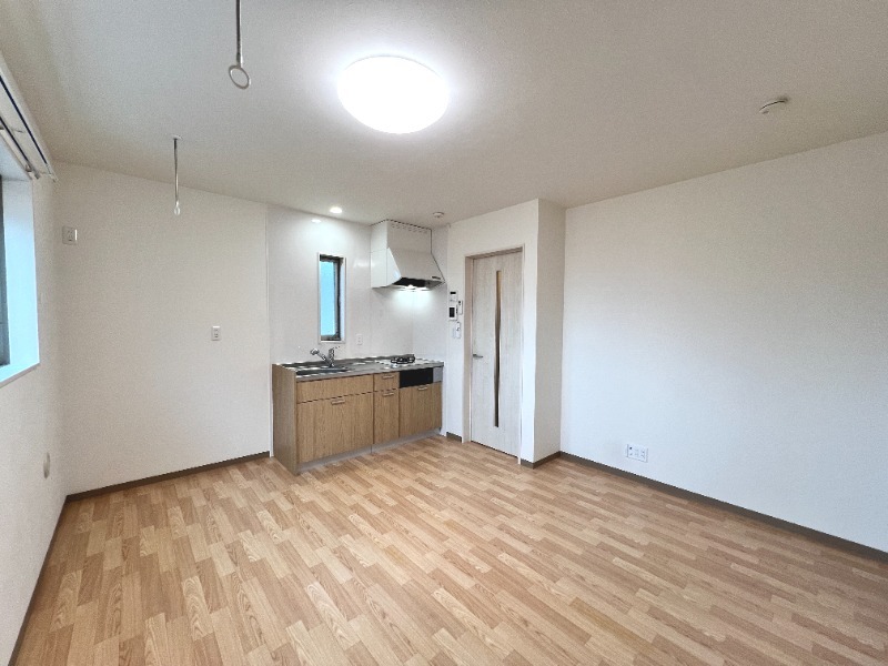 ��ʌ��������܎s�����擌��{�U���ڂ̃A�p�[�g�̋����E���r���O