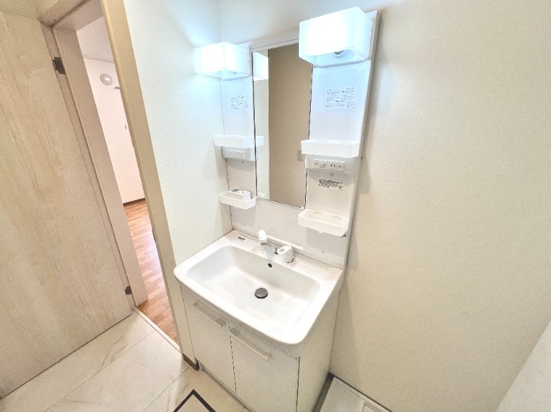 ��ʌ��������܎s�����擌��{�U���ڂ̃A�p�[�g�̐��ʏ�