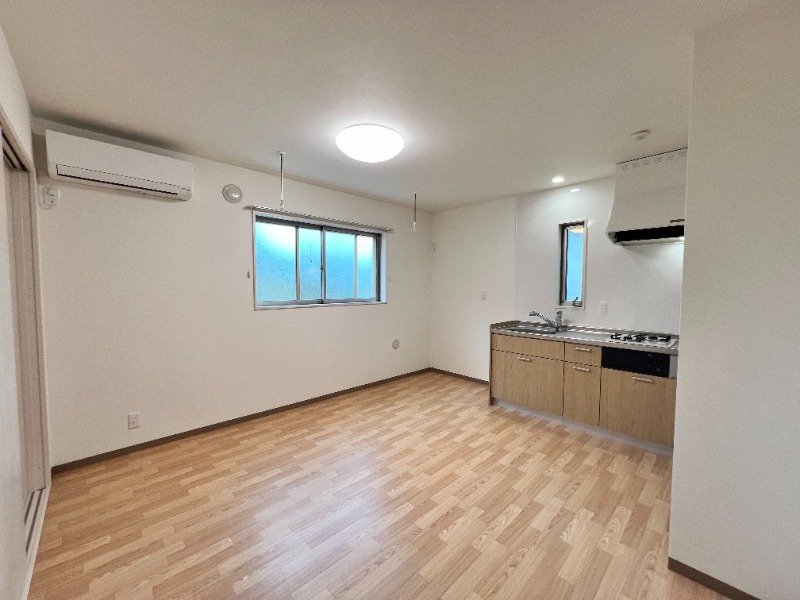 ��ʌ��������܎s�����擌��{�U���ڂ̃A�p�[�g�̋����E���r���O